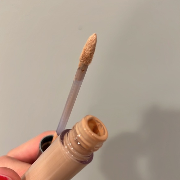 Saie Hydrabeam Concealer in HB TWO - Picture 3 of 3